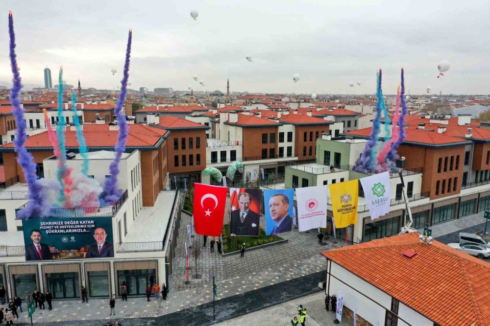 Konya Suriçi Çarşısı’nda 1. Etap açıldı: Cam kubbe dikkat çekti