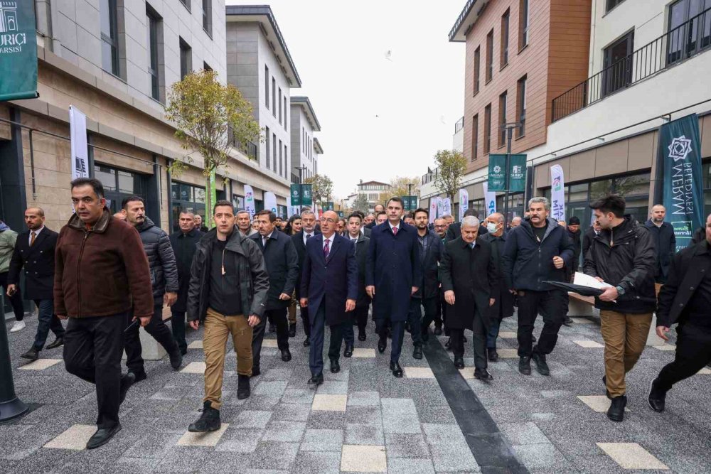 Konya Suriçi Çarşısı’nda 1. Etap açıldı: Cam kubbe dikkat çekti