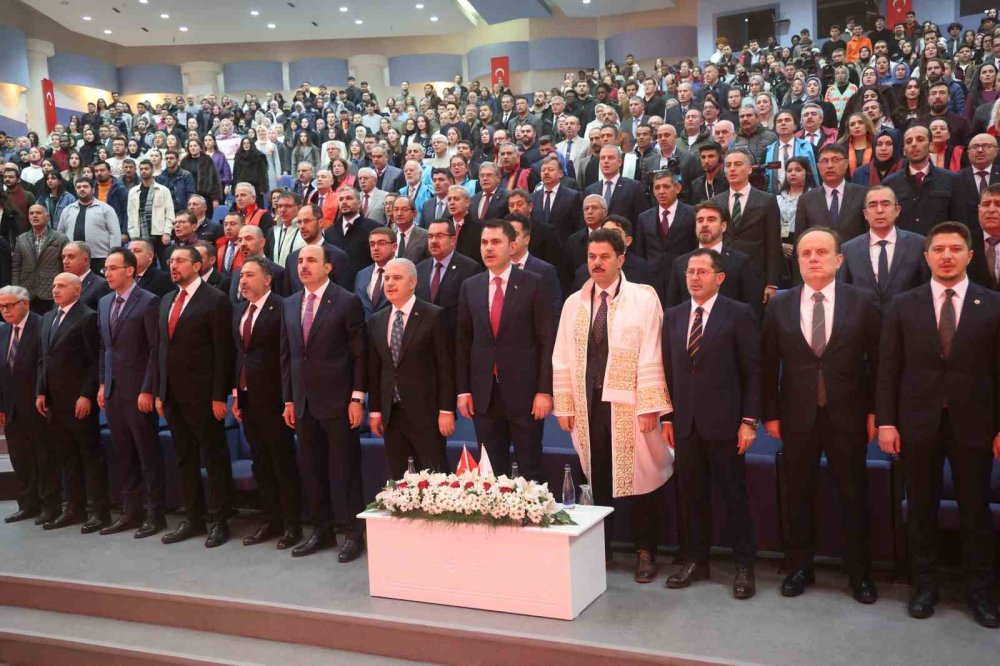 Murat Kurum’a Selçuk Üniversitesi’nden fahri doktora verildi