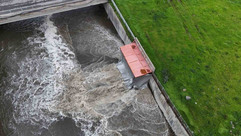Marmara’da kirlilik yeniden görüntülendi: İSKİ deşarjı tepki çekti