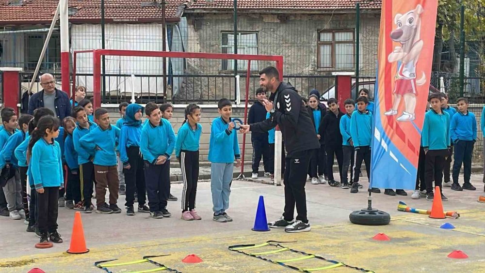 Karaman’da köy okullarında atletizm sevinci