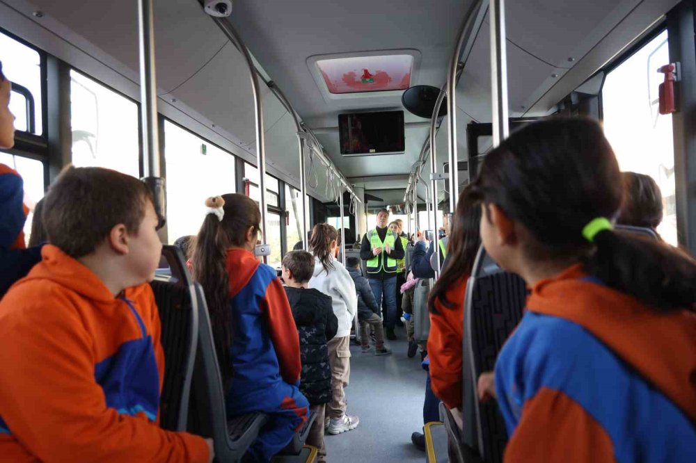 Toplu Ulaşımın En Nazik Yolcuları Konya’da Yetişiyor