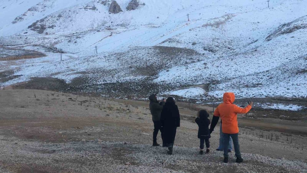 Torosların kayak merkezi karsız kaldı, pistler açılmadı