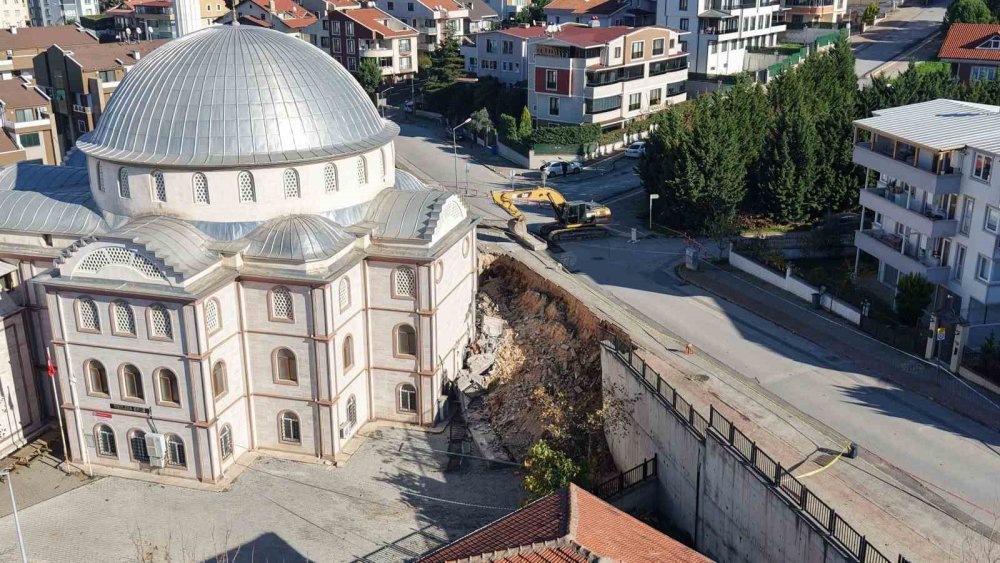 Sabah yürüyüşüne çıktı, 31 öğrencinin hayatını kurtardı