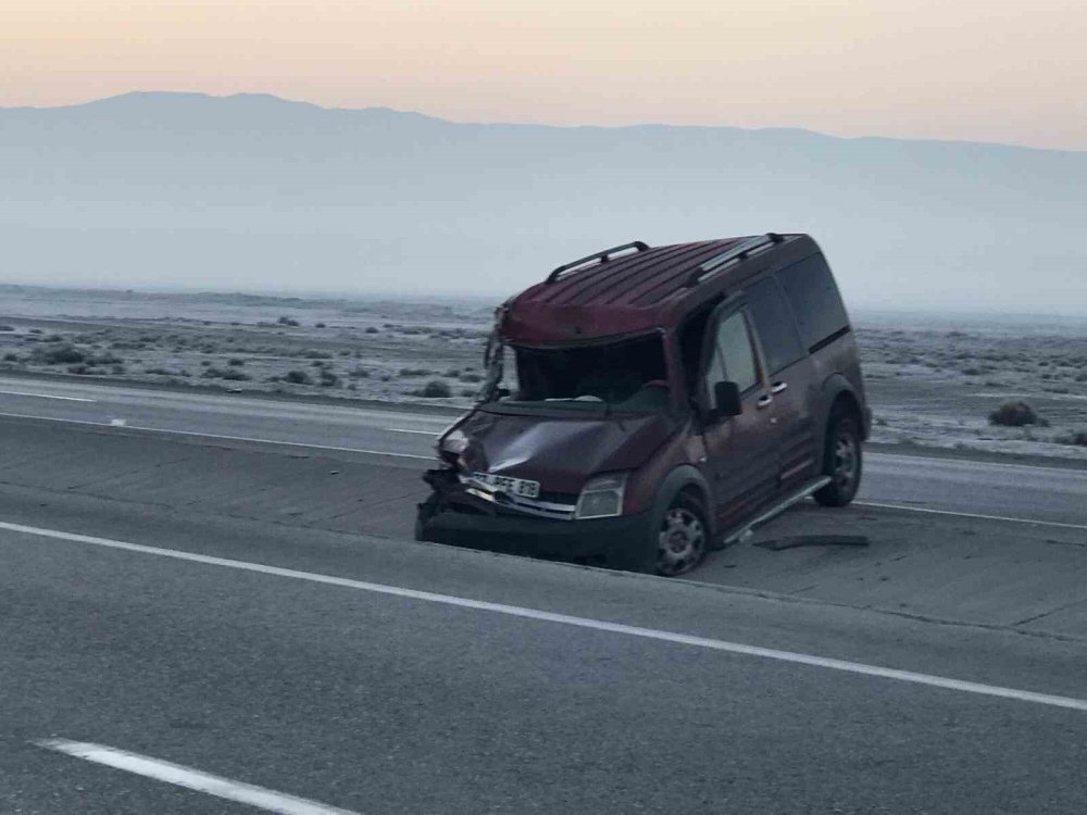 Hortu Mahallesi mevkiinde kaza: Hafif ticari araç devrildi