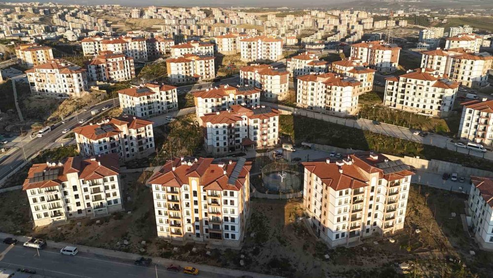 Hataylı afetzededen Murat Kurum’a TOKİ yorumu: Evler etkilenmedi