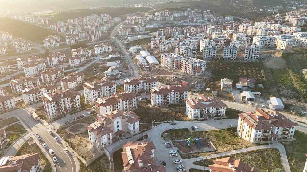 Hataylı afetzededen Murat Kurum’a TOKİ yorumu: Evler etkilenmedi