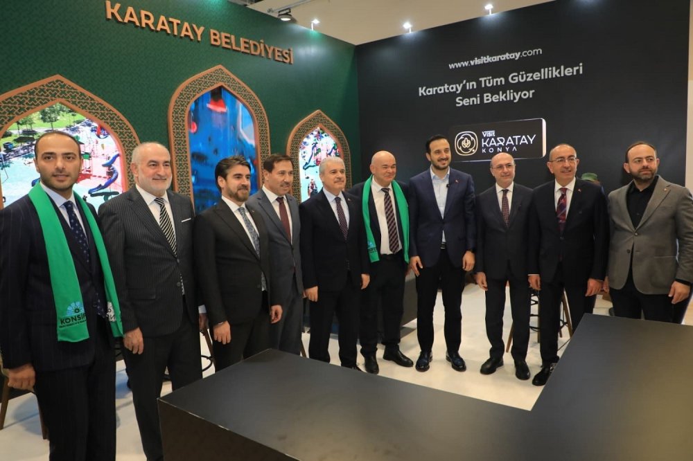 Karatay standı açtı kahkahalar salonu ısıttı