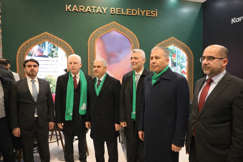 Karatay standı açtı kahkahalar salonu ısıttı