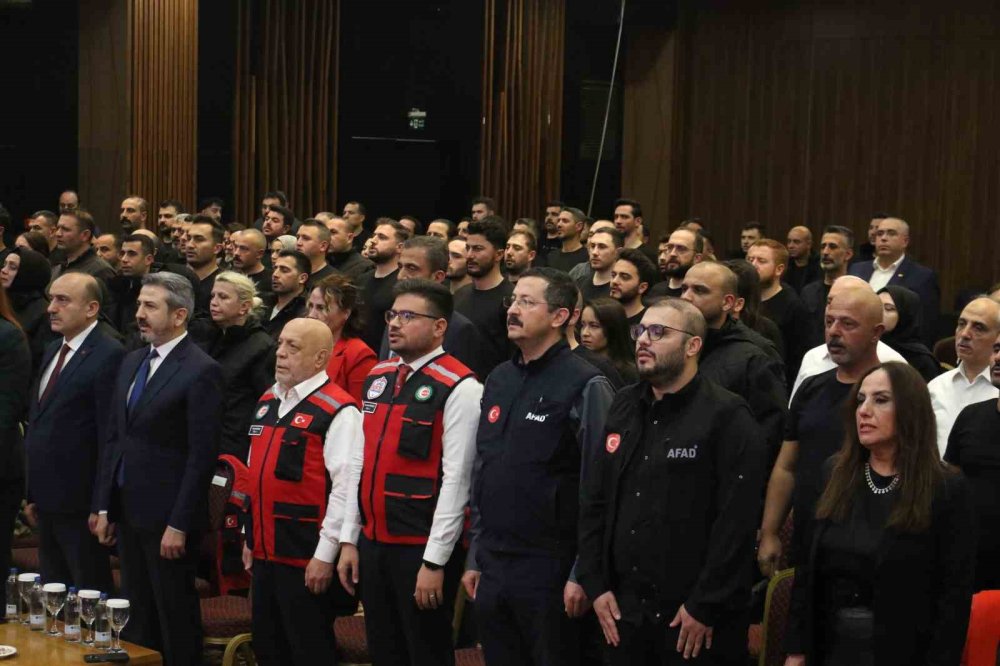 Sendika asgari ücreti bırakıp afet toplantısına katıldı