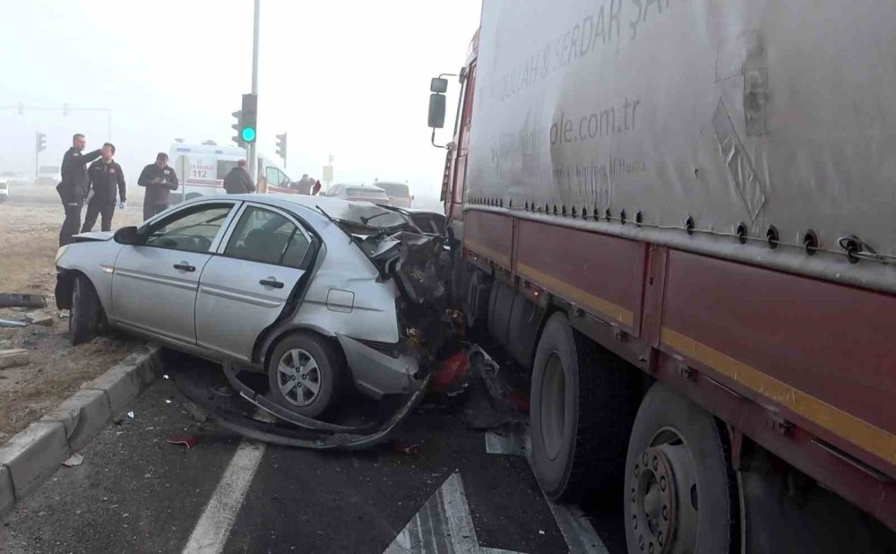 5 Araç Birbirine Girdi Yolda Trafik Durdu