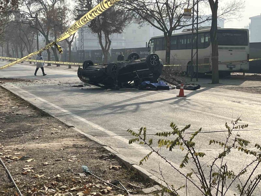 Konya'da makas atan otomobil takla attı! Feci kaza kamerada