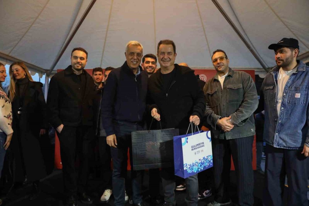 Bursa'da 30 şefli Acun Ilıcalı kafe açılışı
