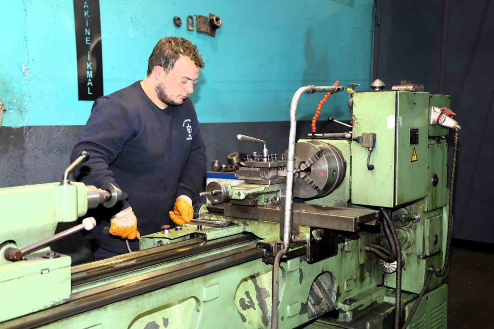 Kocaeli Belediyesi'nden tamir tasarrufu! Atölye kurdular