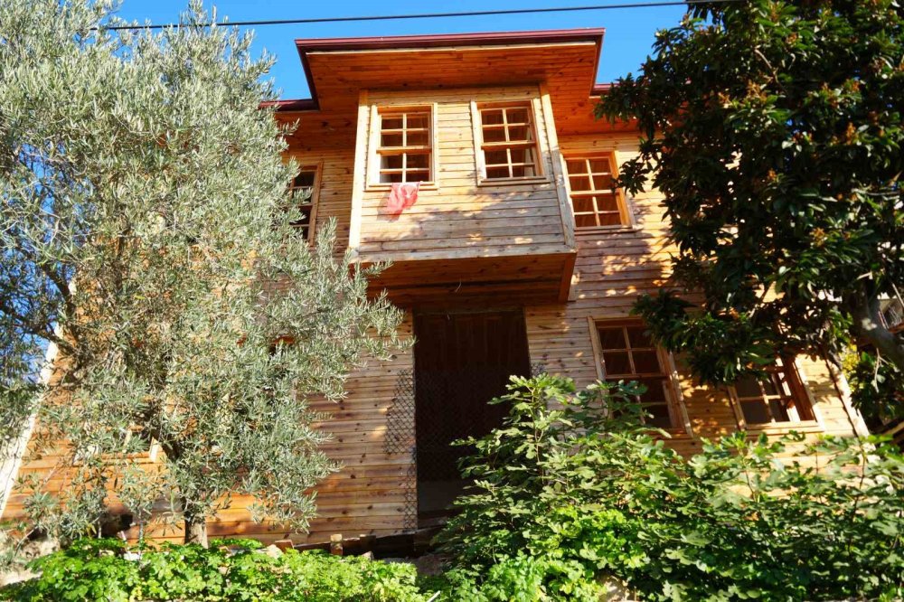 Hulusi Kentmen’in evi "yılan hikayesine" döndü