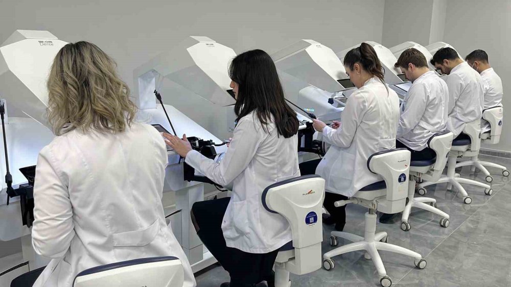 NEÜ’den diş hekimliği eğitimine simülasyon destekli katkı