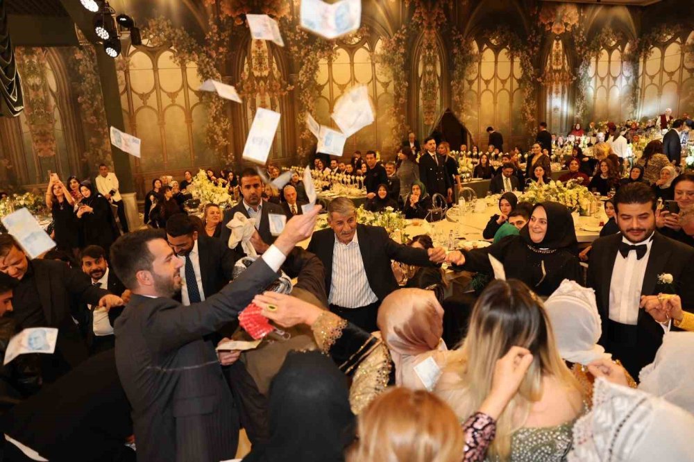 Başkentte iki gün süren düğün! Altınlar dikkat çekti