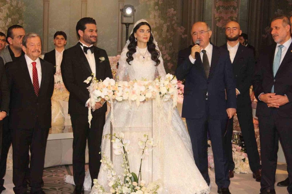 Başkentte iki gün süren düğün! Altınlar dikkat çekti
