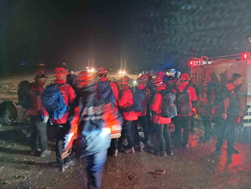 Uçak kazasını deprem sandılar! Köylüler o anları anlattı