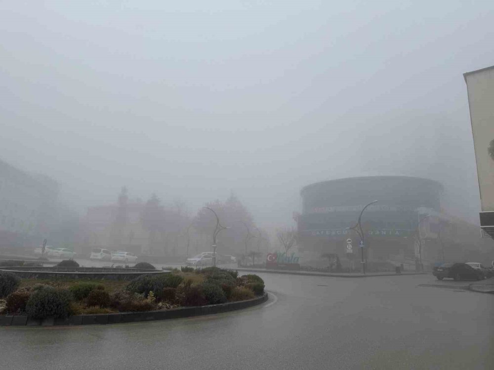 Yoğun Sis Kulu’da Trafiği Zorladı! Dinek Kavşağında Kazalar