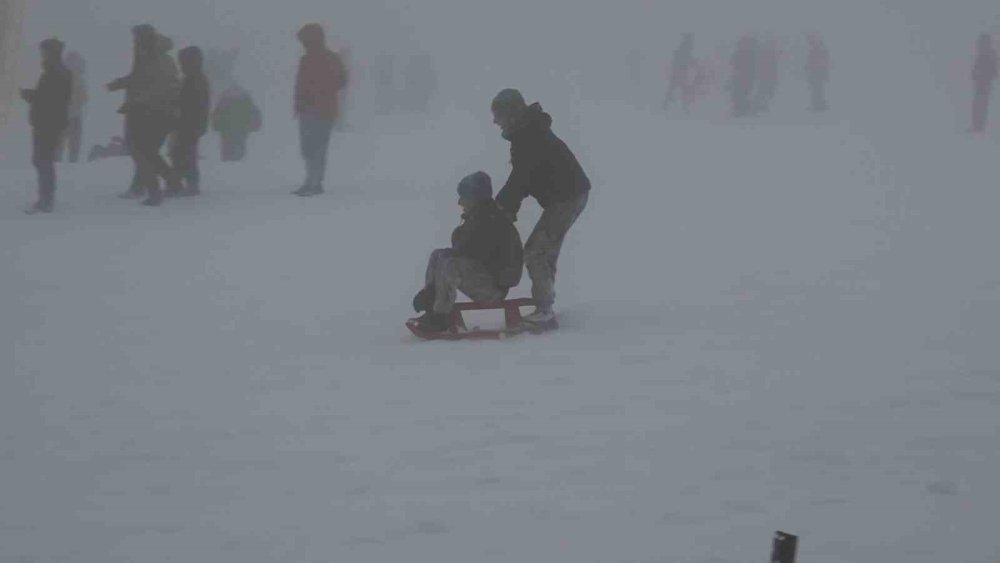 Kar kapladı Uludağ doldu taştı
