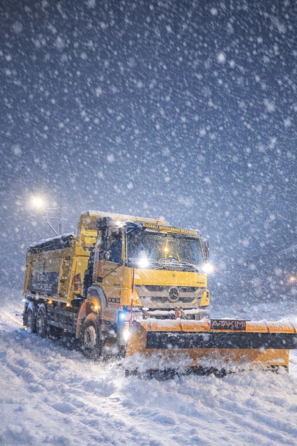 Kocaeli'de okullar tatil gibi... Ekipler halen temizlik yapıyor