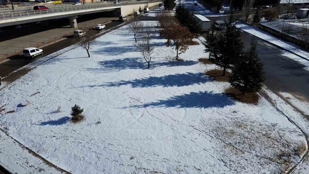 Şehir beyaz renkle nefes aldı