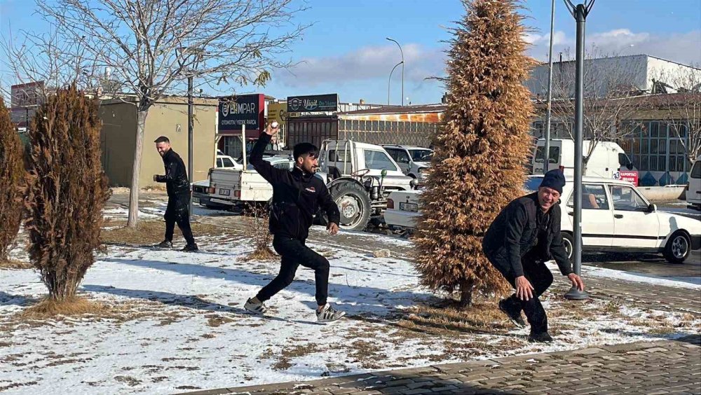 Şehir beyaz renkle nefes aldı