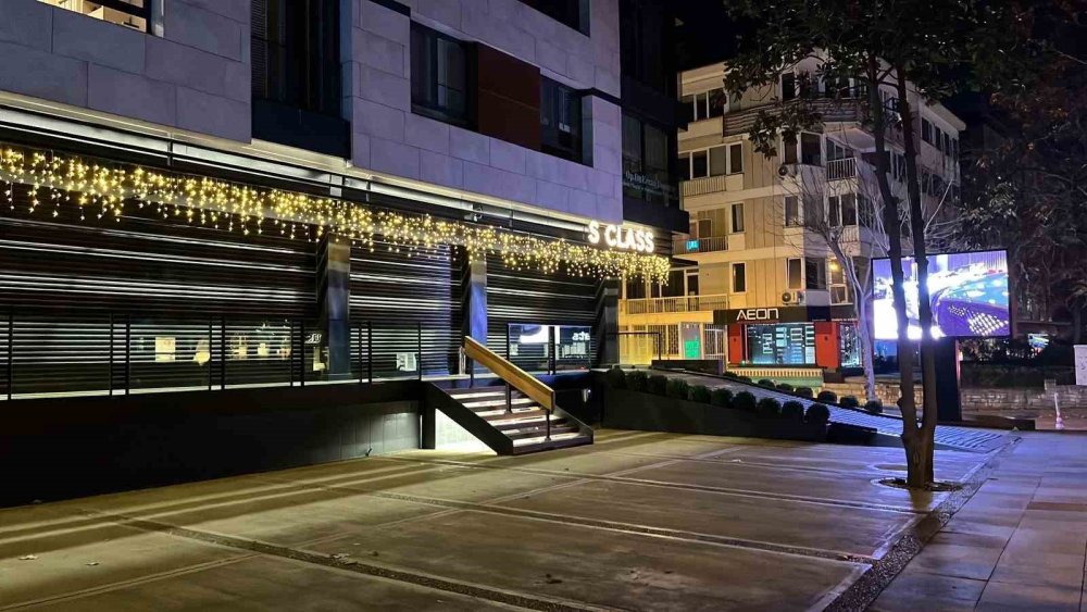 Lüks oto galeride büyük vurgun iddiası: Paraları alıp kaçtı