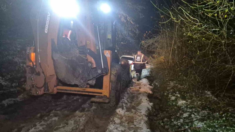 Navigasyon Yanılttı, Ev Arayan Çift Ormanda Mahsur Kaldı