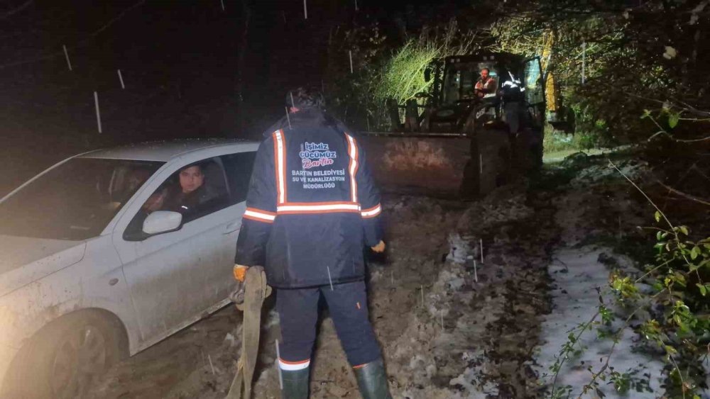 Navigasyon Yanılttı, Ev Arayan Çift Ormanda Mahsur Kaldı