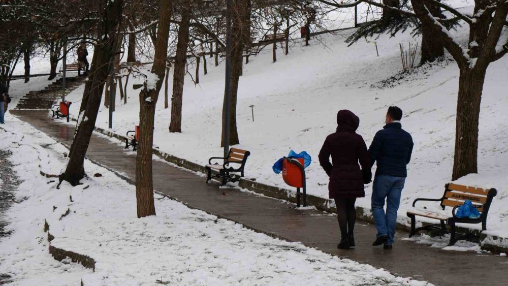 Hayat kısa Ankara kayıyor