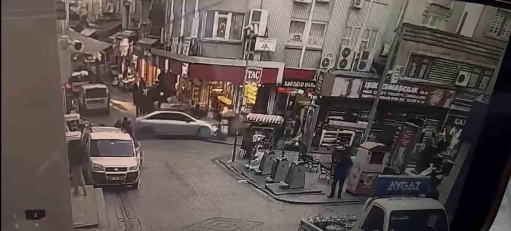 Fren yerine gaza basan sürücü vatandaşların arasına daldı