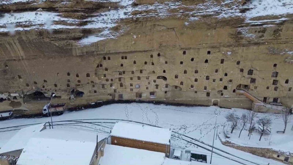 Kar Yağdı, Karaman’ın Tarihi Beyaza Büründü