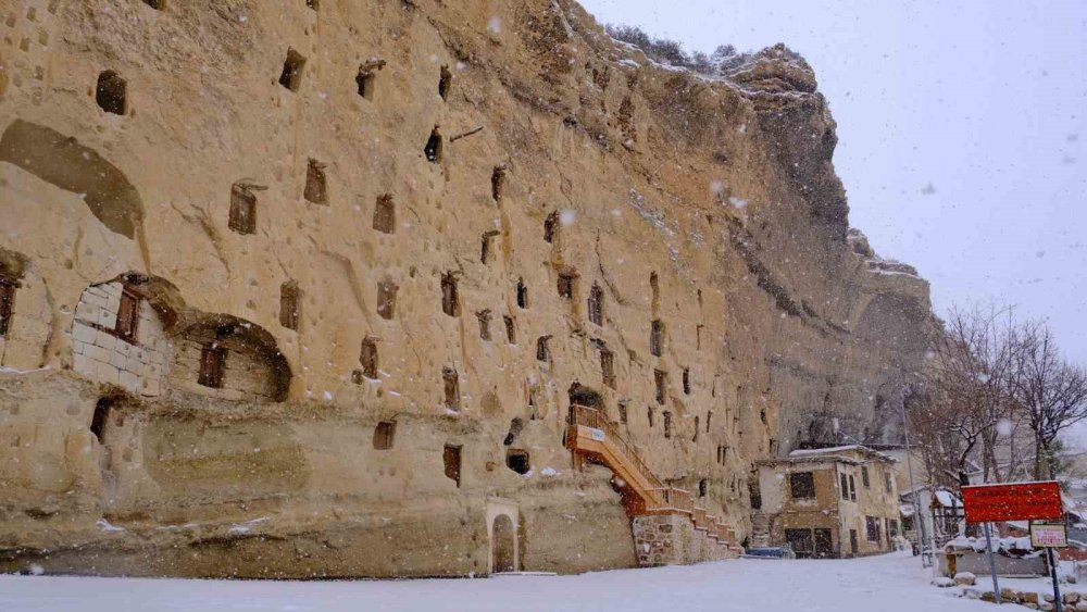 Kar Yağdı, Karaman’ın Tarihi Beyaza Büründü