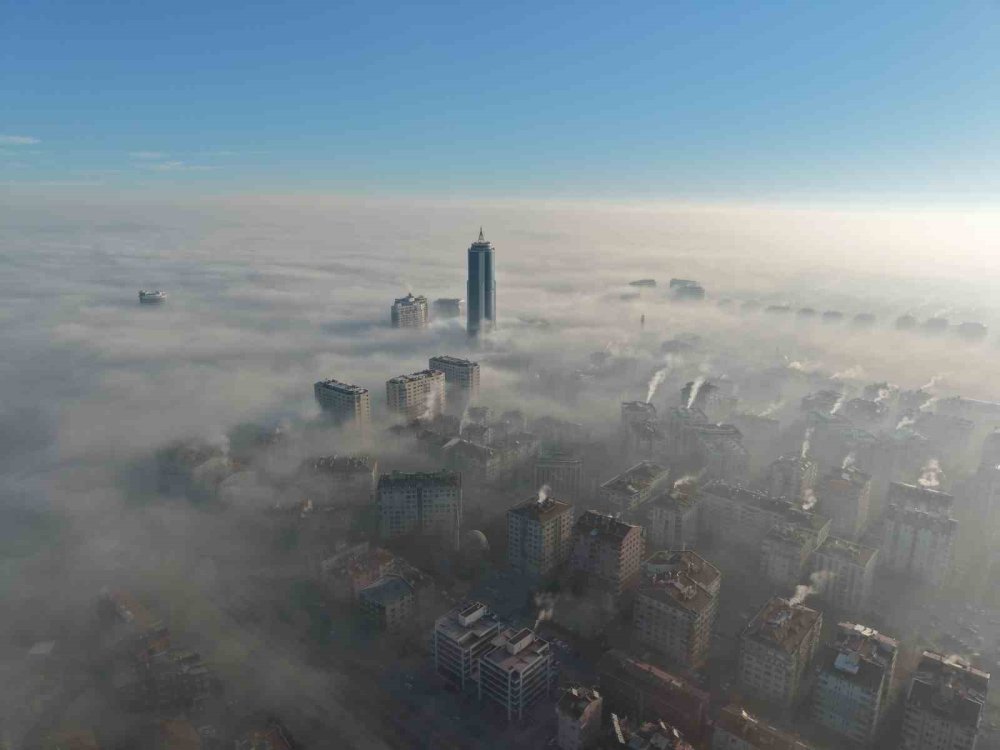 Sis her yeri kapladı, Konya’yı sadece kule ele verdi