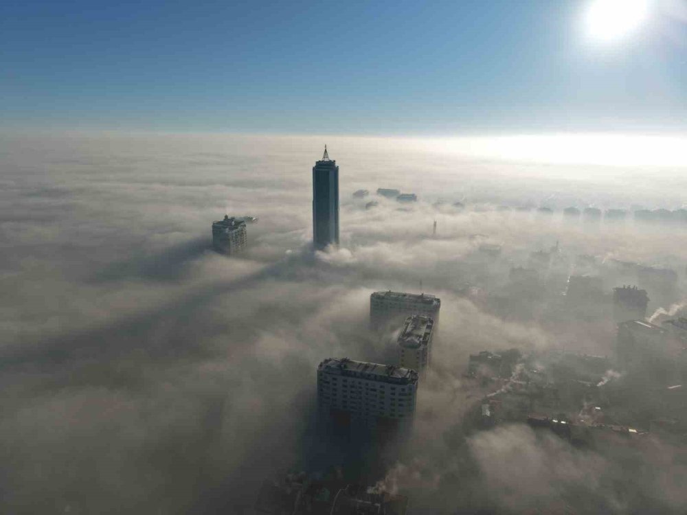 Sis her yeri kapladı, Konya’yı sadece kule ele verdi