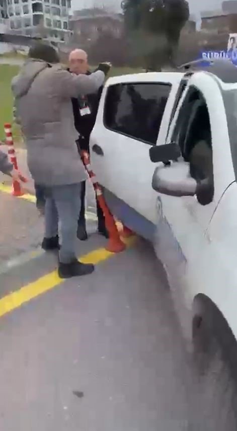 Ehliyet sınavından 7’inci kez kalan genç ortalığı birbirine kattı