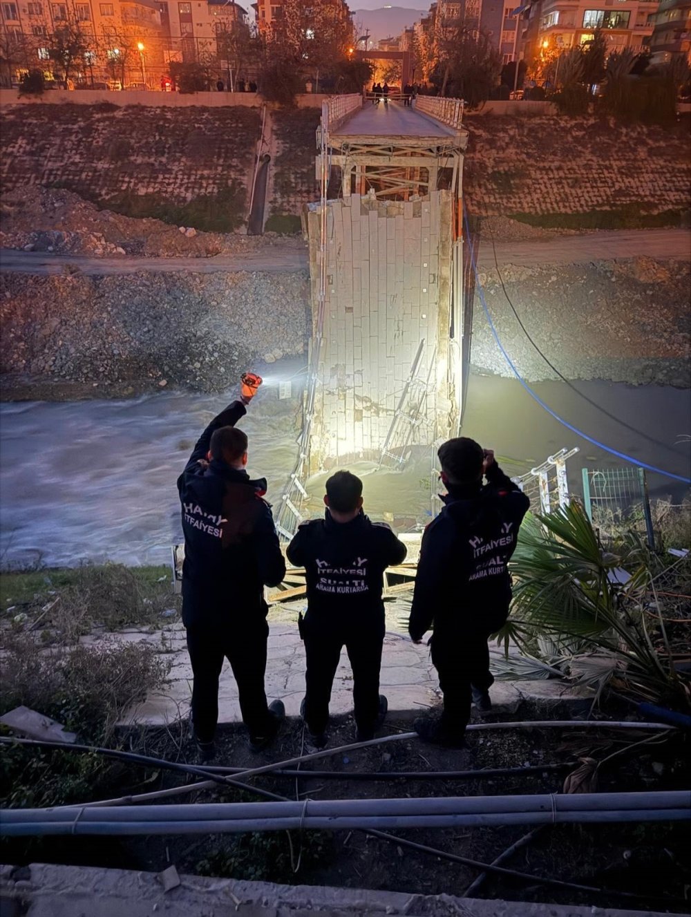 Yaya köprüsü çöktü! Kimse yoktu, facia ucuz atlatıldı