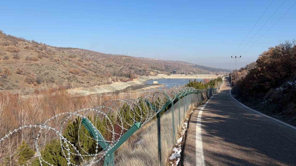 Ankara’da su kesintileri krize döndü! Ya yok ya çamur akıyor