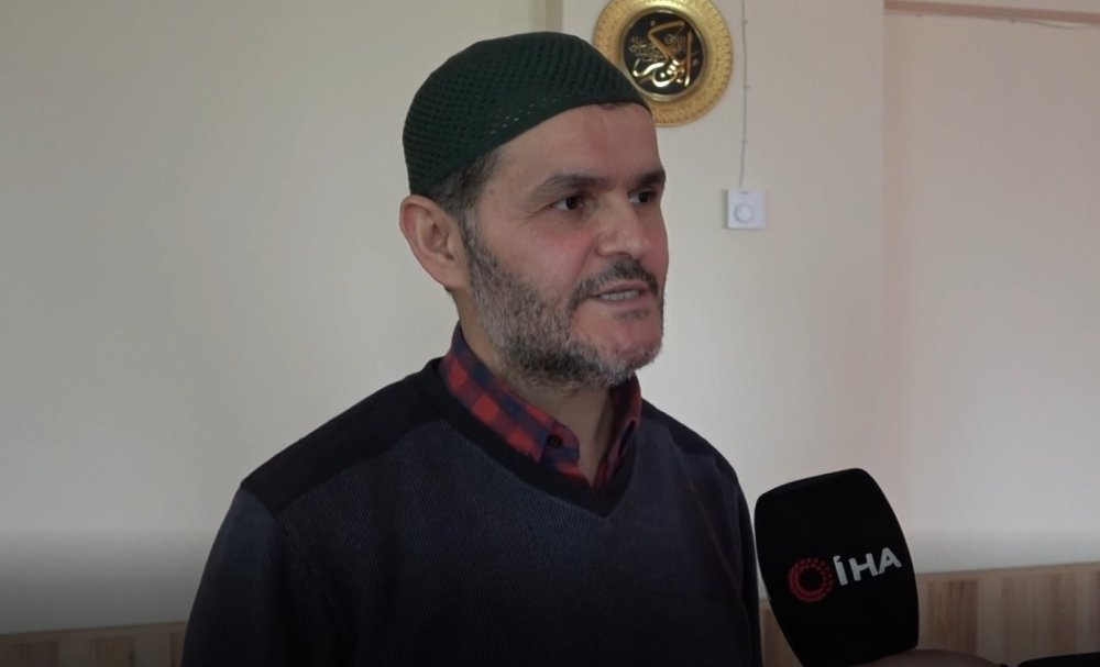 Camide müezzinlik tartışması yumruklu kavgaya dönüştü