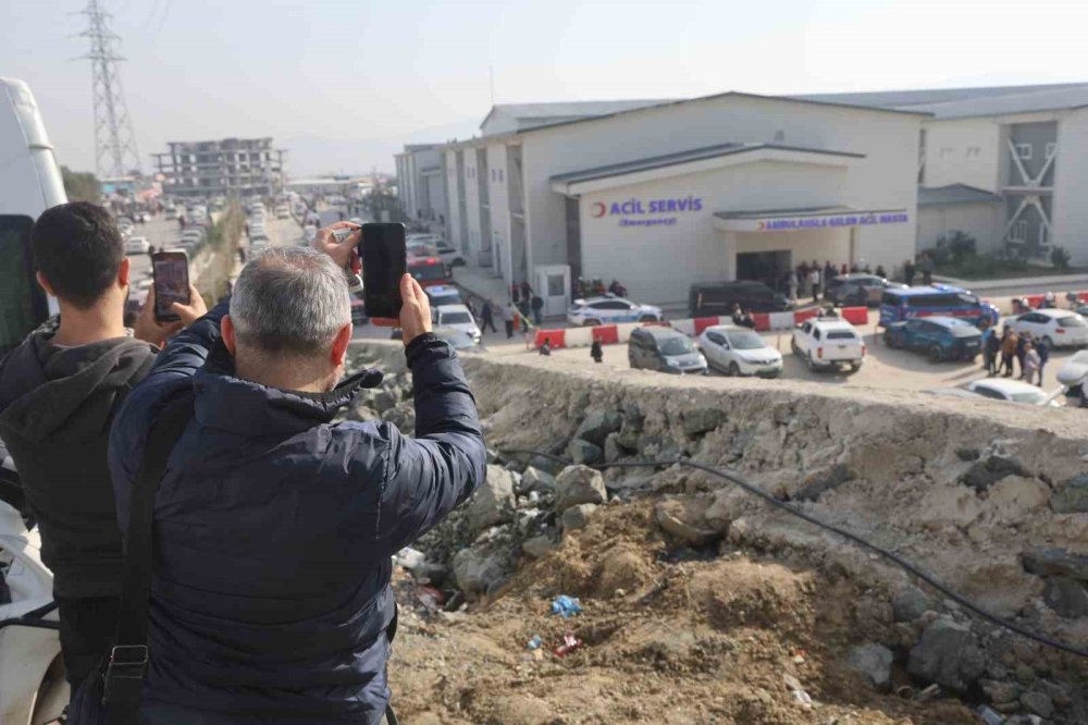 'Canlı bombayım’ dedi, hastane birbirine girdi