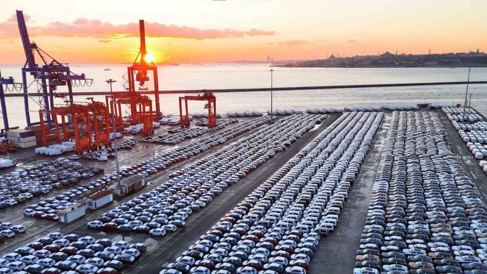 İstanbul’da liman doldu: Binlerce sıfır otomobil beklemede