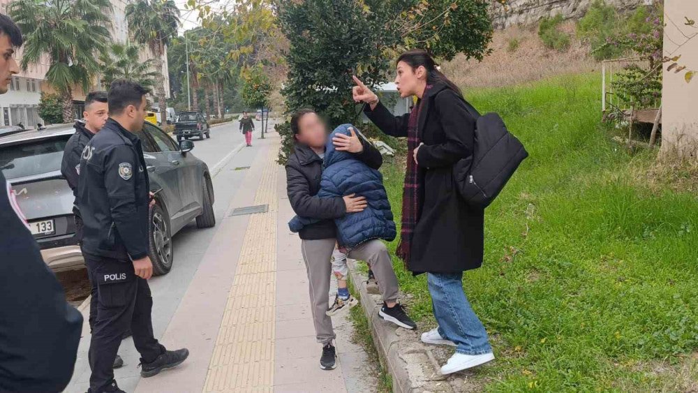 Balkondan Gelen Çığlık Ekipleri Harekete Geçirdi