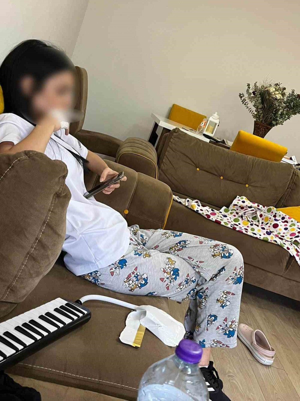 Kız öğrencileri ders saatinde evine götüren öğretmene soruşturma