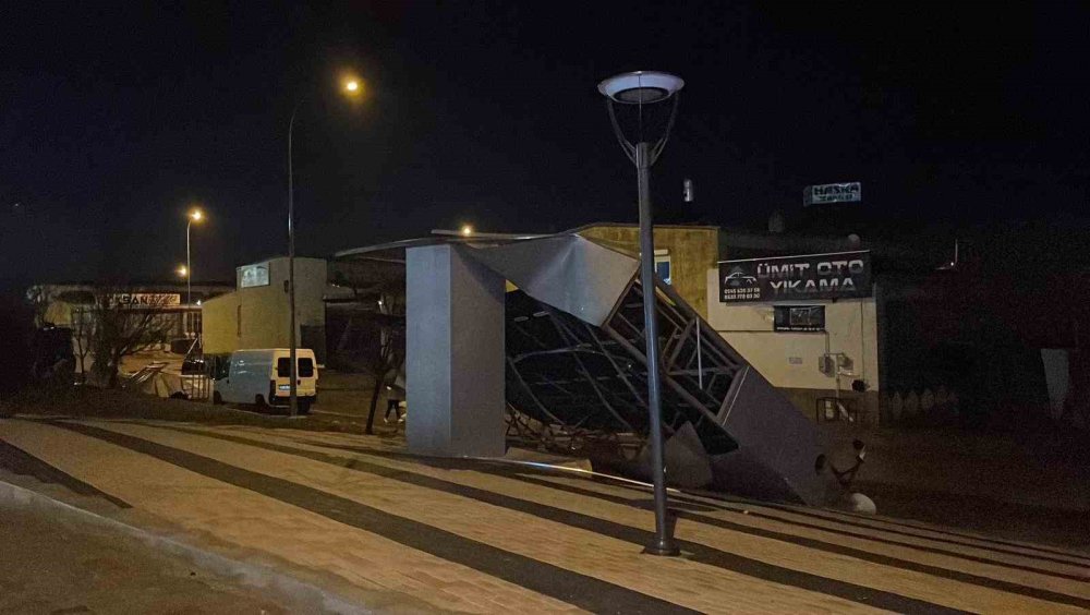 Fırtına Karaman'ı da vurdu: Şehir perte çıktı