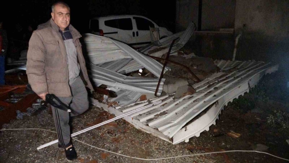 Göz açıp kapayıncaya kadar: Hortum otomobili kaldırıp attı