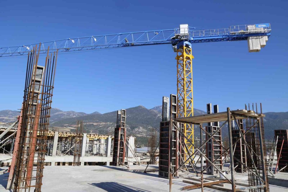 Antalya'ya Yeni Sebze Hali