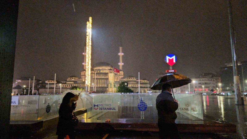 Gece gündüz oldu yağış Konya'ya doğru geliyor