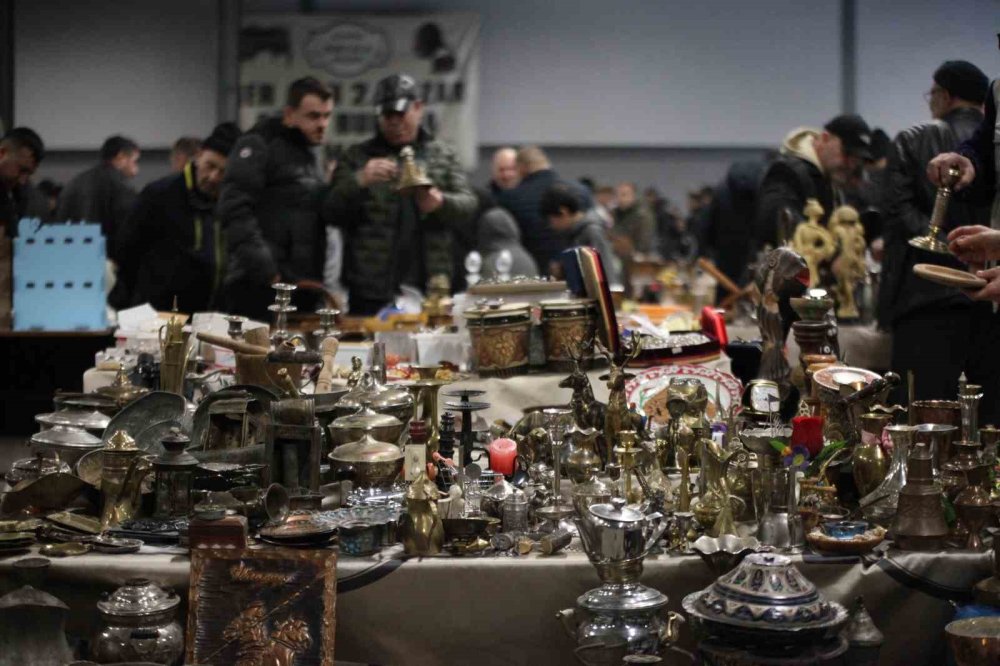 Antika severler Konya'daki bu pazara mutlaka uğrasın